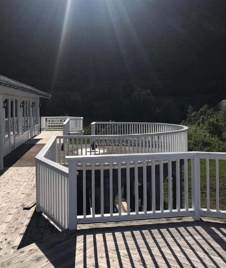 الشقق الفندقية Stonglandseidetفي  Senja Living المظهر الخارجي الصورة