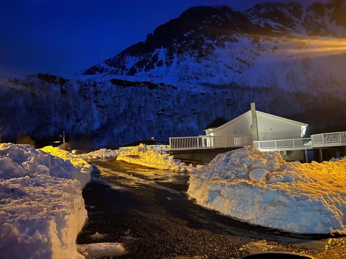 الشقق الفندقية Stonglandseidetفي  Senja Living المظهر الخارجي الصورة