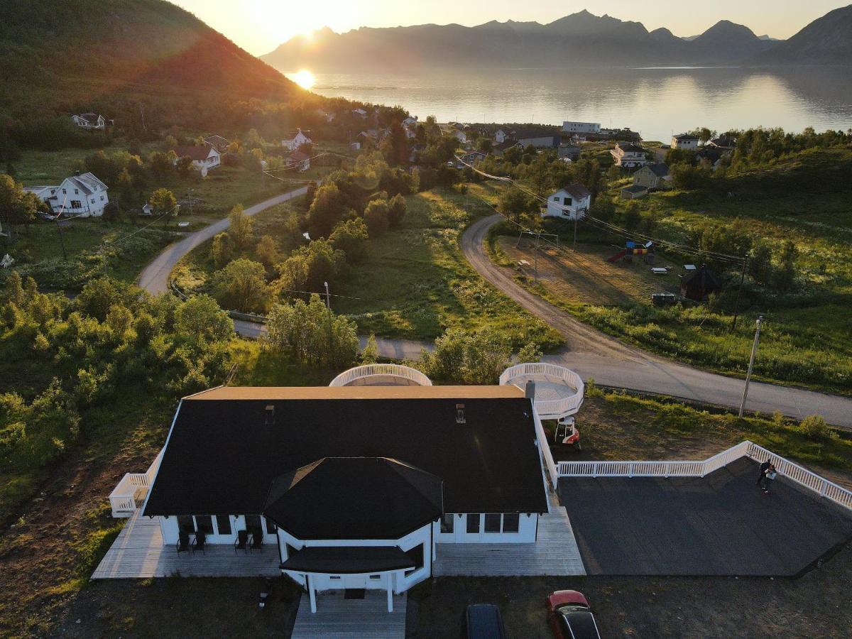 الشقق الفندقية Stonglandseidetفي  Senja Living المظهر الخارجي الصورة