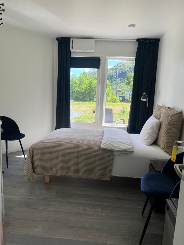الشقق الفندقية Stonglandseidetفي  Senja Living المظهر الخارجي الصورة